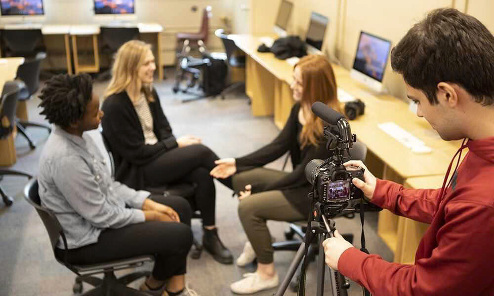 Cơ hội việc làm đa dạng với mức lương hấp dẫn