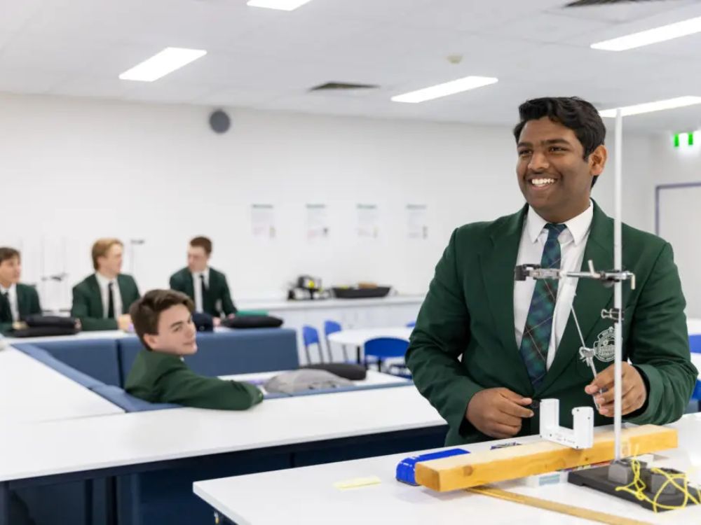 Cơ hội việc làm lớn sau khi tốt nghiệp với mức lương hấp dẫn