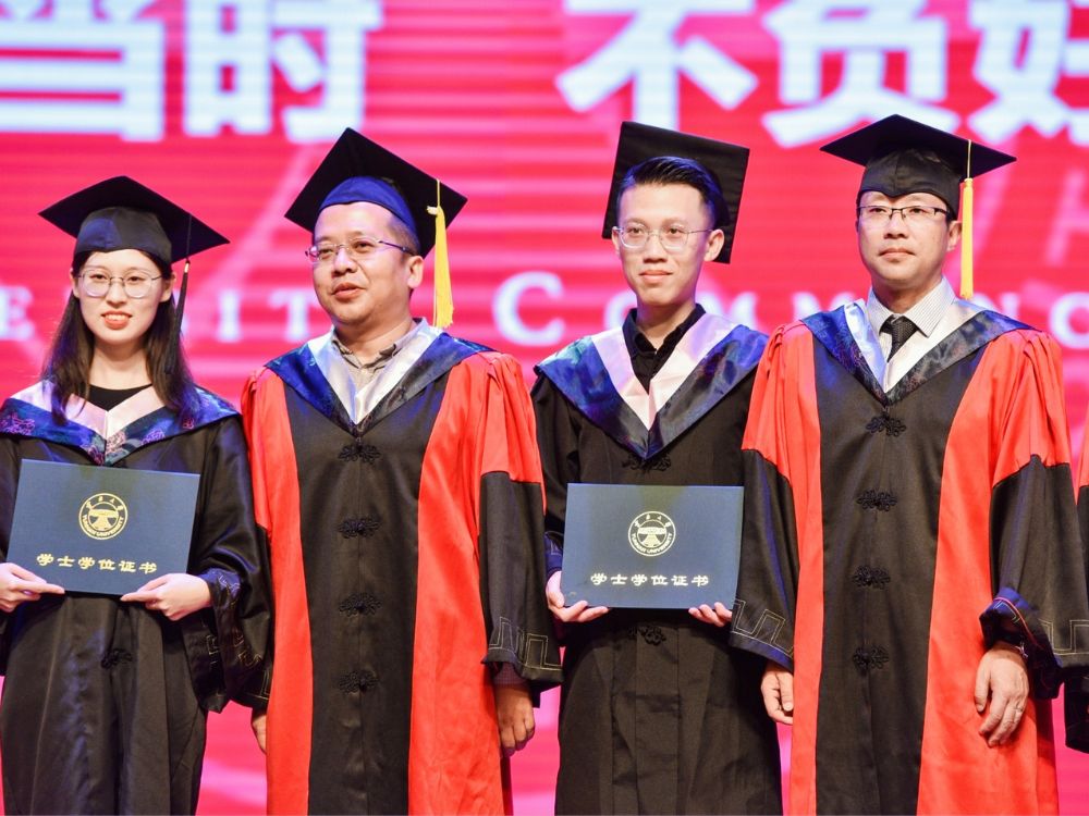 Tốt nghiệp Đại học Thanh Hoa ra trường làm gì