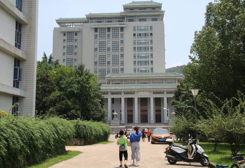 Các đơn vị nghiên cứu liên ngành và chuyên sâu