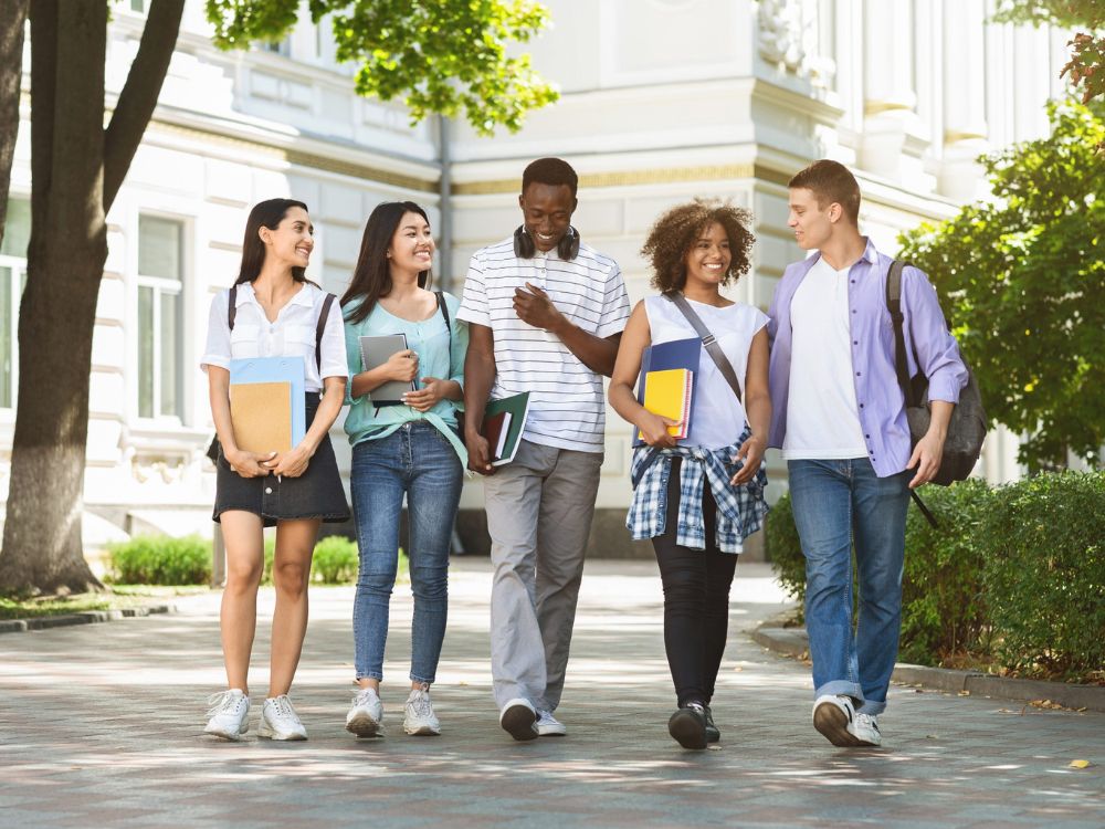 Nhiều chương trình học bổng hấp dẫn