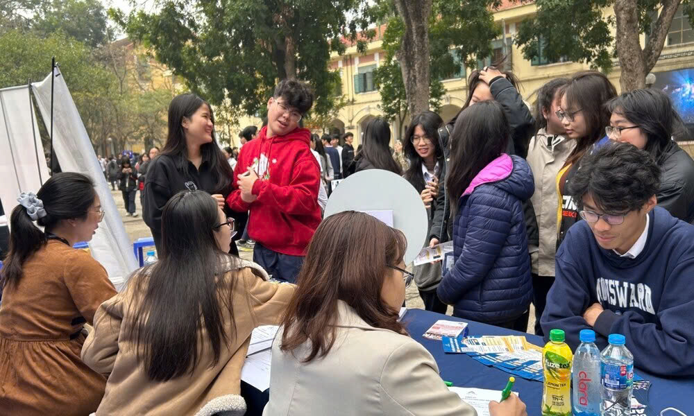 Tìm cộng đồng hỗ trợ và giữ kết nối tinh thần