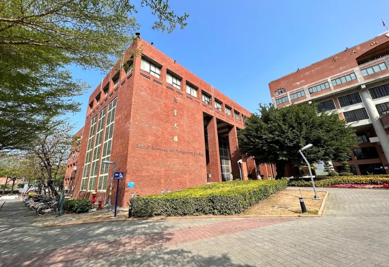 Nếu đã nhận học bổng toàn phần, có cần chứng minh tài chính nữa không