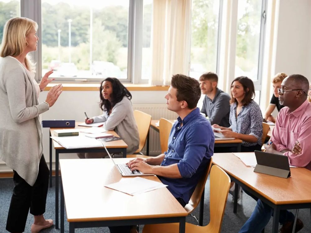 Nên chọn mô hình Sparta hay Semi Sparta khi học tiếng Anh tại Philippines